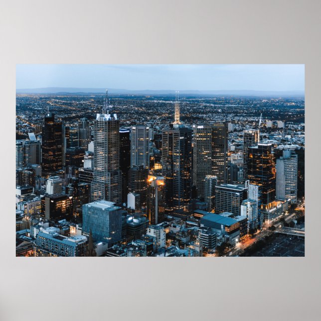 AUSSICHT AUF DIE GEBÄUDE DER STADT WÄHREND DER NAC POSTER (Vorne)