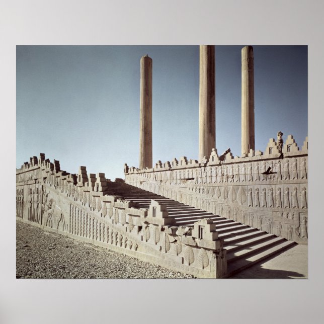 Aussicht auf die Osttreppe des Apadana Poster (Vorne)