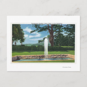 Aussicht auf die Tanglewood Gardens und den Brunne Postkarte