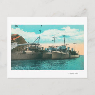 Aussicht auf drei Torpedo-Bootzerstörer im Dock Postkarte