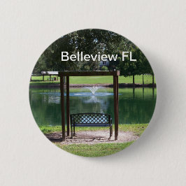 Aussicht auf einen kleinen See Button