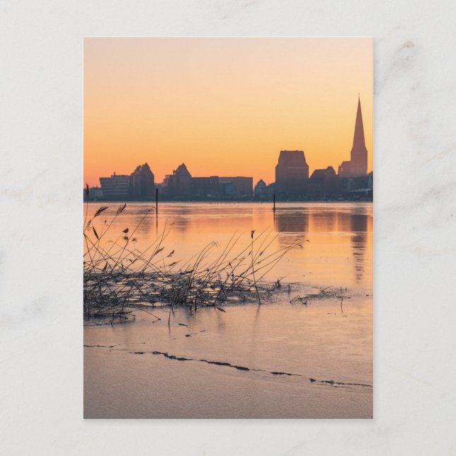 Aussicht auf Rostock bei Sonnenaufgang Postkarte (Vorderseite)