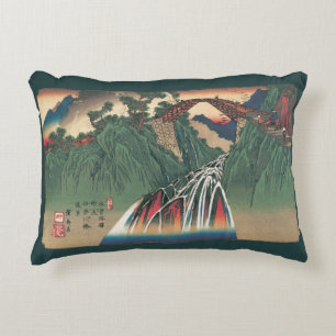 Aussicht über die Brücke über den Fluss Ina, Nojir Dekokissen