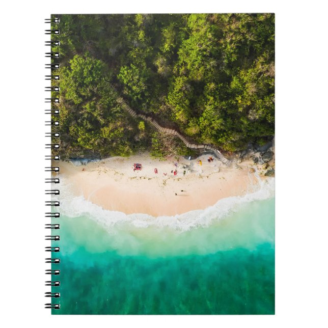 Aussicht von oben, atemberaubende Luftaufnahme von Notizblock (Vorderseite)