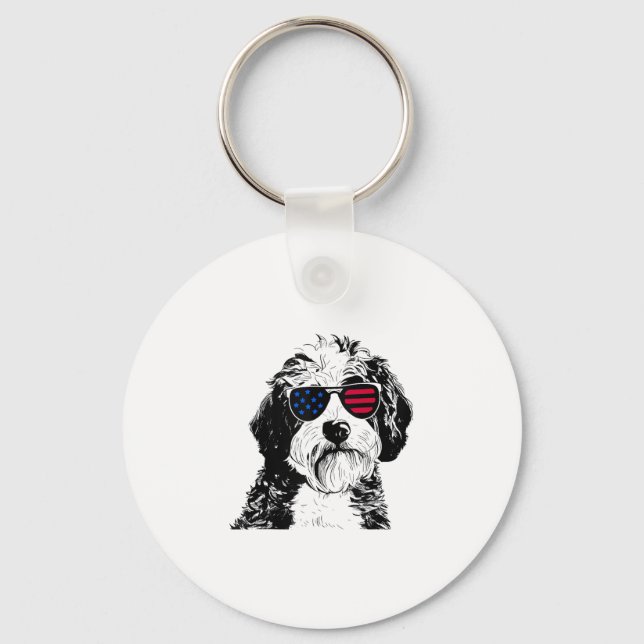 Aussiedoodle Dog 4. Juli USA Flagge Schlüsselanhänger (Vorderseite)