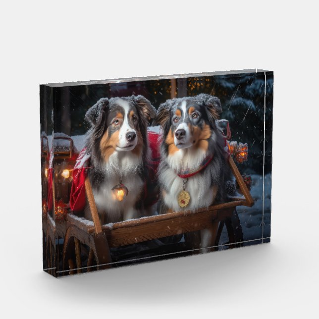Australian Shepherd Snowy Sleigh Weihnachtsdekor Fotoblock (Links)