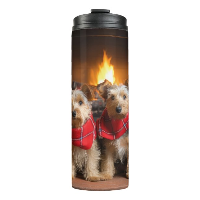 Australian Terrier by Fireplace Christmas Thermosbecher (Vorderseite)