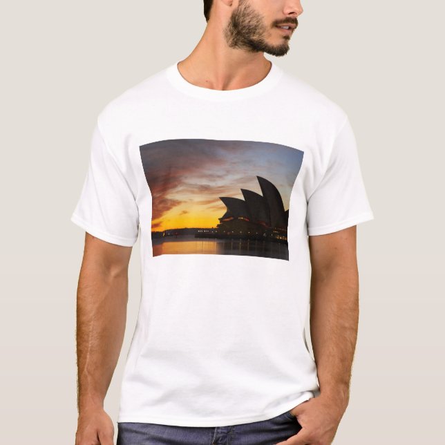 Australien, New South Wales, Sydney, Sydney Opera T-Shirt (Vorderseite)