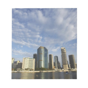 Australien, Queensland, Brisbane, Wolkenkratzer un Notizblock