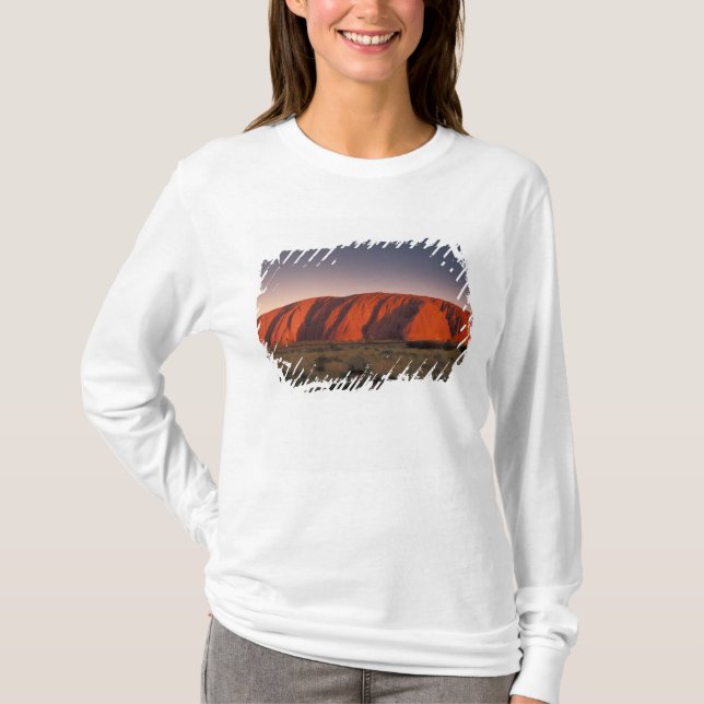 Australien, Uluru Nationalpark. Uluru oder T-Shirt (Vorderseite)