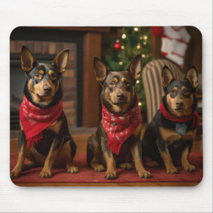 Australische Kelpie am Feuerplatz Weihnachten Mousepad