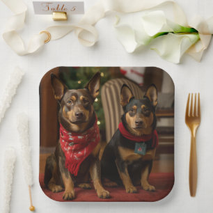 Australische Kelpie am Feuerplatz Weihnachten Pappteller