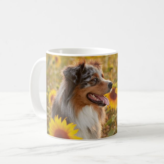 Australische Schäferhunde und Sonnenblumen Kaffeetasse (Vorderseite Links)