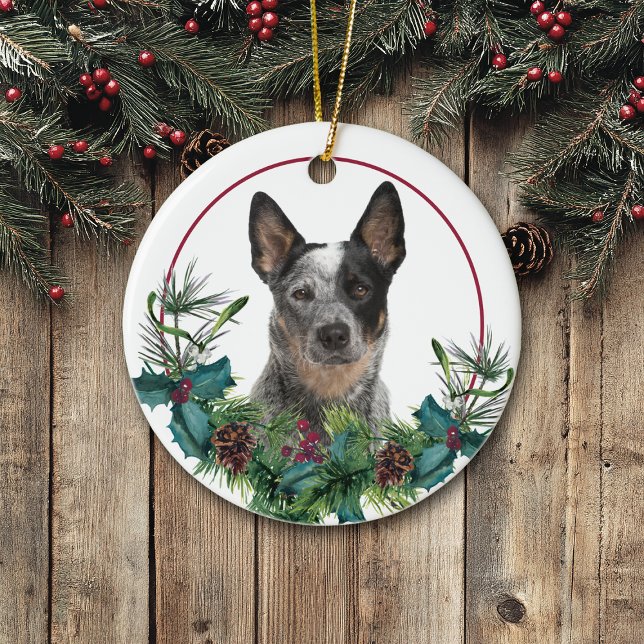 Australischer Rinderhund Evergreen Wreath Keramik Ornament (Von Creator hochgeladen)