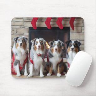 Australischer Schäferhund am Feuerplatz Weihnachte Mousepad