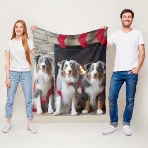 Australischer Schäferhund am Kamin Weihnachten Fleecedecke