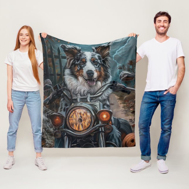 Australisches Shepherd Riding Motorrad Halloween Fleecedecke (Beispiel)