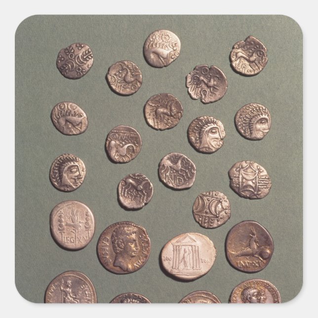 Auswahl keltischer und römischer Münzen gefunden Quadratischer Aufkleber (Vorderseite)