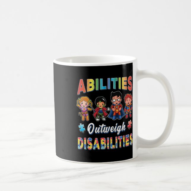 Autismus Awareness Boy Abilities überwiegen Behind Kaffeetasse (Rechts)