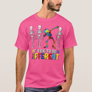 Autismus Bewusstsein Dabbing Skelett es ist ok zu  T-Shirt