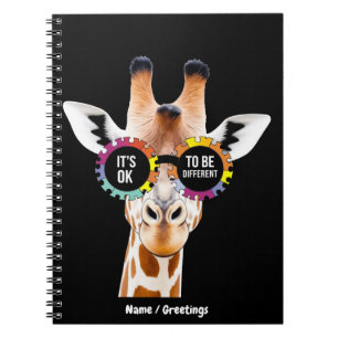 Autismus-Bewusstsein-Giraffe Es ist okay, anders z Notizblock
