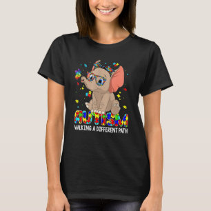 Autismus-Elefant, das einen anderen Weg geht für K T-Shirt