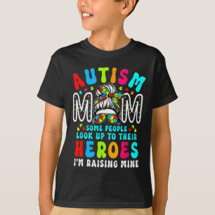 Autismus Mama Raising Hero Groovy Messy Bun Autism T-Shirt