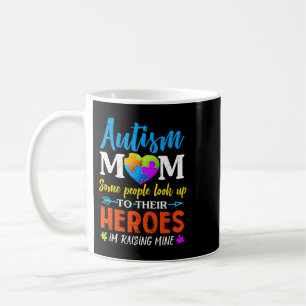 Autistische Frauen zitieren Autismus-Mama, die sie Kaffeetasse