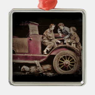 Auto-Mechaniken für Mädchen in den 20er Jahren Silbernes Ornament