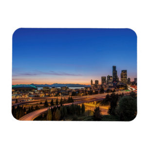 Autobahn I-5 und Innenstadt Seattle bei Dämmerung Magnet