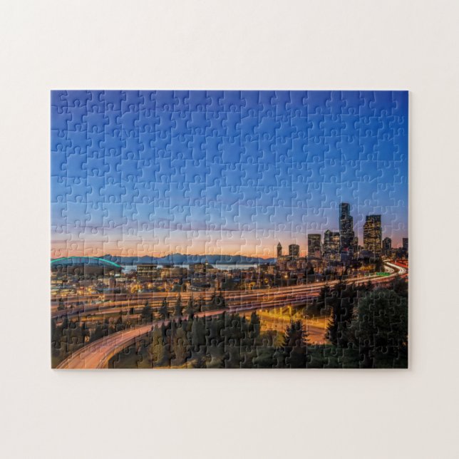 Autobahn I-5 und Innenstadt Seattle bei Dämmerung Puzzle (Horizontal)
