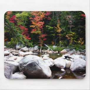 Autobahn Kancamagus im Herbst Mousepad