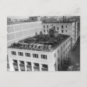 Automobile on Buick Gebäude Postkarte