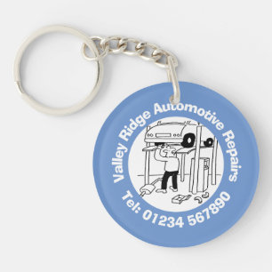 Automobilreparaturen. Kfz-Mechaniker Schlüsselanhänger