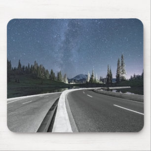Autoreise unter dem Milkyway Mousepad