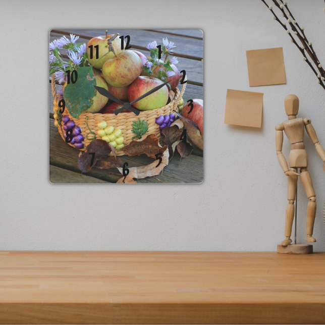 Autumn Apple ernten Stillleben Quadratische Wanduhr (Von Creator hochgeladen)