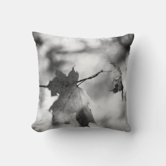 Autumn Leaves Pillow Kissen