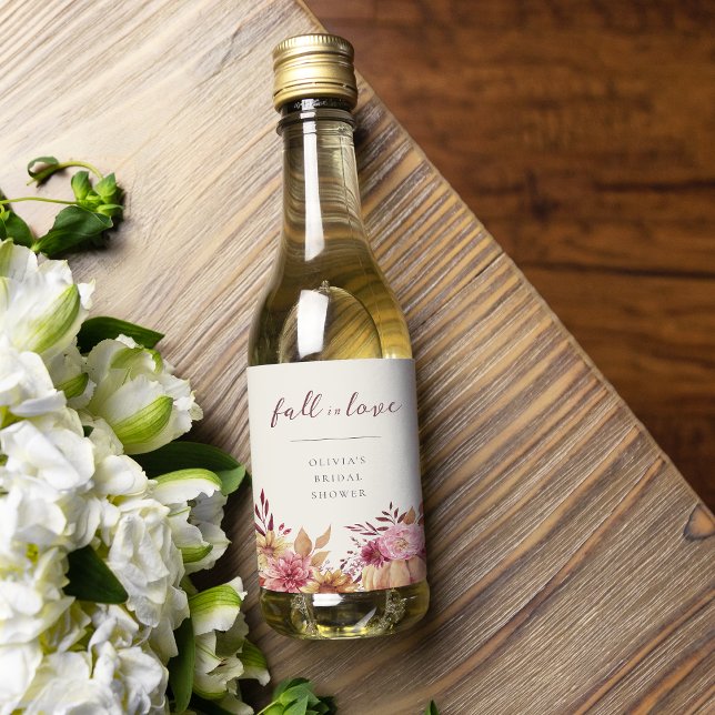 Autumn Pumpkin & Wildblumen "Fall in Liebe" Weinetikett (Von Creator hochgeladen)