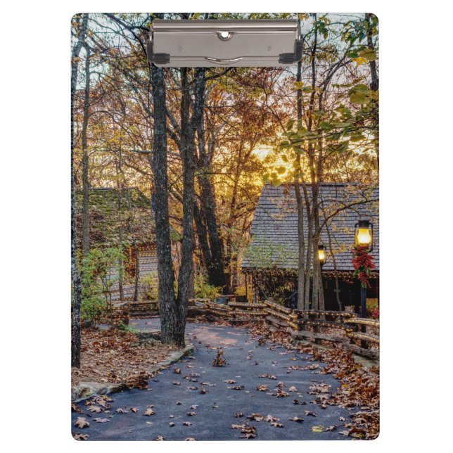 Autumn Woods Sunset Walkway Klemmbrett (Vorderseite)