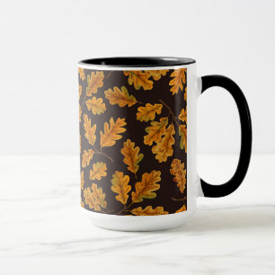 Autumnal Eicheneiche Blätter auf dunkelbraun Tasse
