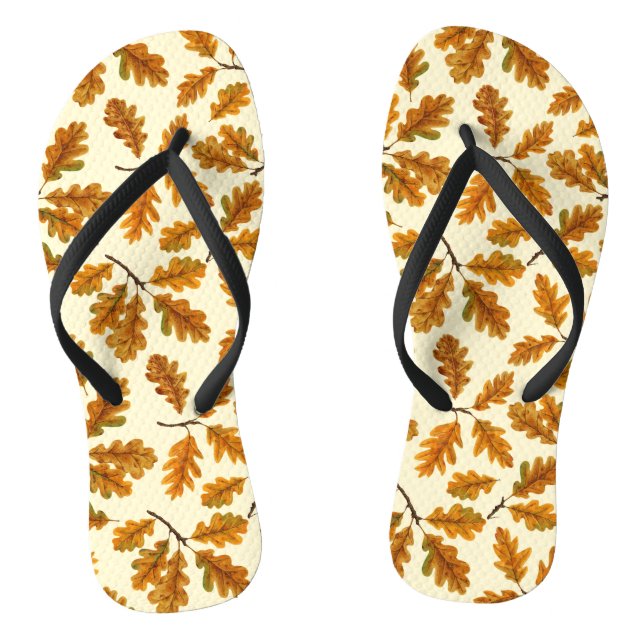 Autumnal-Eicheneiche-Blätter auf weiß Flip Flops (Fußbett)