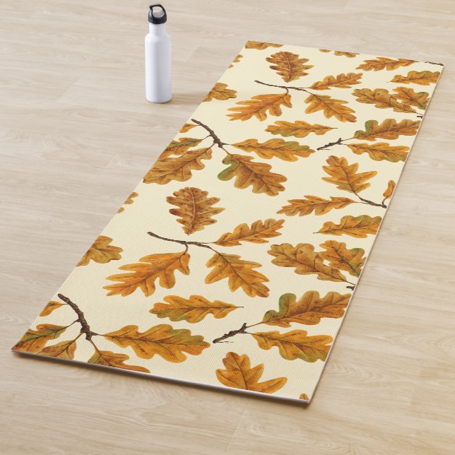 Autumnal-Eicheneiche-Blätter auf weiß Yogamatte (Beispiel)