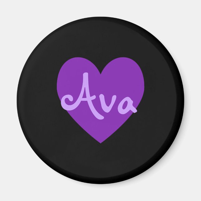 Ava in Lila Magnet (Vorne)