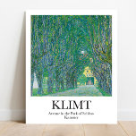 Avenue im Park Schloss Kammer Gustav Klimt Poster<br><div class="desc">Bringen Sie die Schönheit der Natur in Ihre Zuhause mit diesem atemberaubenden Plakat von Gustav Klimts "Avenue im Salzkammergut". Dieses 1912 gemalte Werk zeigt eine Allee mit Baumbestand im Park Schloss Kammer. Klimt widmete sich während der Sommerferien im malerischen Salzkammergut, außerhalb der Stadt Salzburg, konsequent landschaftlichen Themen. Die Landschaftsmalerei ermöglichte...</div>