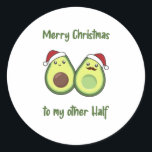 Avocado Christmas Lights Funny Avocados Runder Aufkleber<br><div class="desc">Frohe Weihnachten zu meinem Anderen half. Eine lustige Weihnachtsfeier mit Avocados. Ein süßer Weihnachtsweih mag gerne essen. Avocado ist beliebt bei Veganern und Vegetariern.</div>