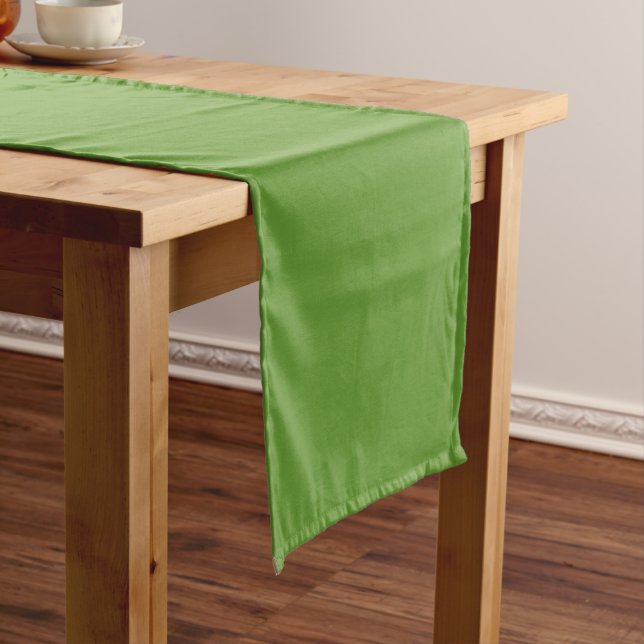 Avocado Green Kurzer Tischläufer (Beispiel)