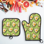 Avocado Toast Ofenhandschuh & Topflappen-Set<br><div class="desc">Dieses Design kann durch Auswahl der Option Design bearbeiten personalisiert werden. Sie können auch auf andere Gegenstände übertragen. Kontaktieren Sie mich unter colorflowcreations@gmail.com oder nutzen Sie die Chat-Option oben auf der Seite, wenn Sie dieses Design auf einem anderen Produkt haben möchten oder Hilfe bei diesem Design benötigen. Ich kann bei...</div>
