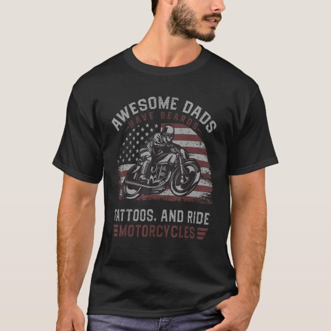 Awesome Dads Have Tattoos And Beards Fathersday  M T-Shirt (Vorderseite)