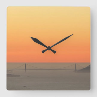 aWorld2Celebrate: The Golden Hour Quadratische Wanduhr