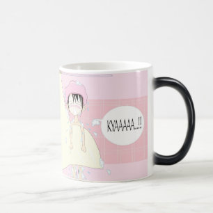 Aya in Duschen-verwandelnder Tasse